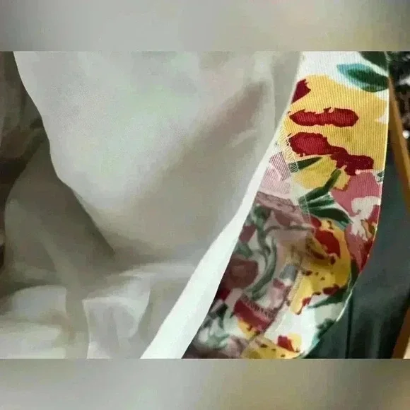 EUC Loft Vibrant Floral Mini Skirt Size 00 Petite - Picture 10 of 11